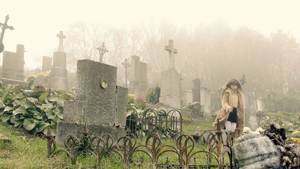 Friedhof in Mutprobe, Kurzfilm von Rena Dumont, Kamera Thomas Bresinsky - Neue Horizonte Film::::